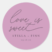 Moderne Script Love Is Sweet Trouw Ronde Sticker (Voorkant)