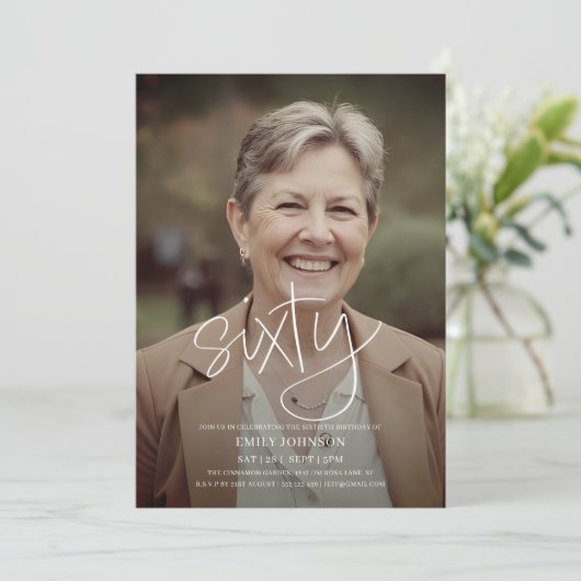 Moderne Script Photo Minimal 60e verjaardag Kaart (Staand voorkant)