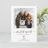 Moderne Script Quarantine Rose Goud Hart Zes Voet Feestdagenkaart (Staand voorkant)