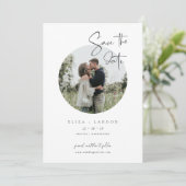 Moderne Script Save The Date Huwelijksfoto Kaart (Staand voorkant)