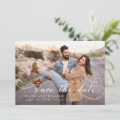 Moderne Script Save the Date Kaart – Aangepaste Fo (Staand voorkant)