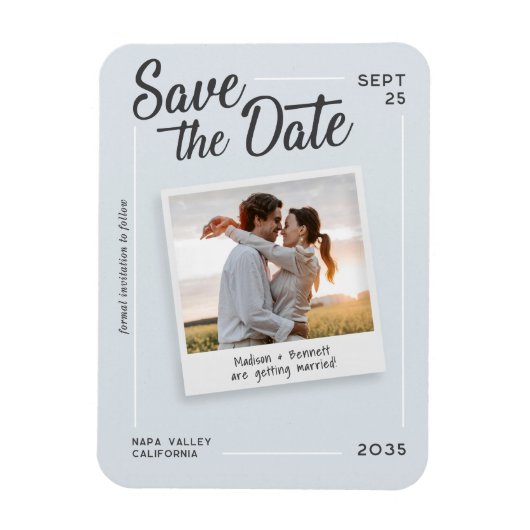 Moderne Script Save the Date Retro Foto Huwelijk Magneet (Verticaal)