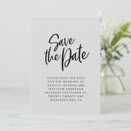 Moderne script save the date trouwkaart (Staand voorkant)