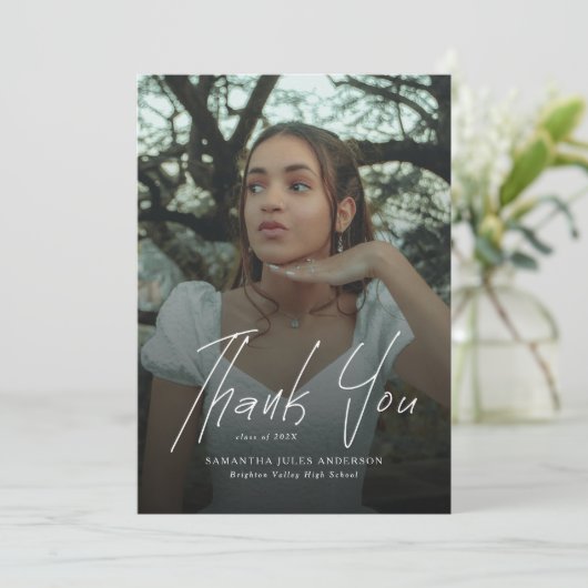 Moderne Script Simpele Foto Eindexamenmiddelbare s Bedankkaart (Staand voorkant)