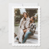 Moderne Script Stempel Trouwfoto Tweezijdig Save The Date (Achterkant)