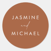 Moderne Script Terracotta Huwelijksenvelop Afdicht Ronde Sticker (Voorkant)