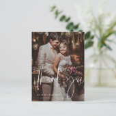 Moderne Script Trouwfoto Bedankt Briefkaart (Staand voorkant)