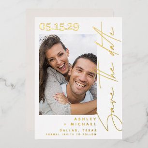Moderne script typografie foto save the date goud folie uitnodiging