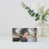 Moderne Script typografie Geel en Zwarte Foto Visitekaartje (Staand voorkant)