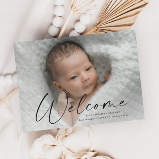 Moderne script Welkom baby foto geboortedetails Bedankkaart