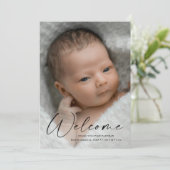 Moderne script Welkom baby foto geboortedetails Bedankkaart (Staand voorkant)