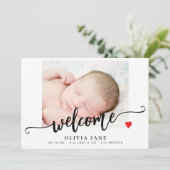 Moderne script welkom nieuwe baby foto collage geb aankondiging (Staand voorkant)