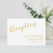 Moderne Script White en Gold Wedding Reception Kaart (Staand voorkant)