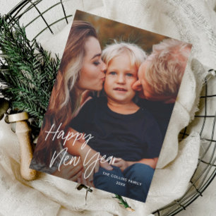 Moderne scriptbelettering 2 foto nieuwe jaren feestdagenkaart