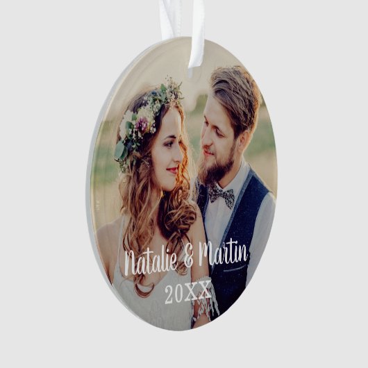 Moderne scriptbride en bruideweddenfoto ornament (voorkant)