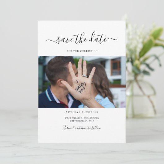 Moderne scriptfoto save the date (Staand voorkant)