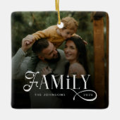 Moderne Scriptie Familie Aangepaste Foto Naam Keramisch Ornament (Voorkant)