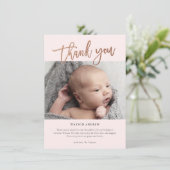Moderne Scriptie Foto Baby Bedankkaart (Staand voorkant)