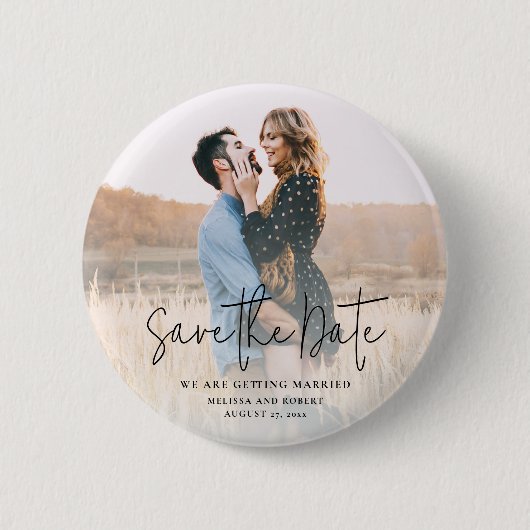 Moderne Scriptie Foto Bruiloft Save the Date Aande Ronde Button 5,7 Cm (Voorkant)