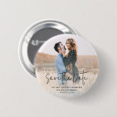 Moderne Scriptie Foto Bruiloft Save the Date Aande Ronde Button 5,7 Cm (Voorkant /achterkant)
