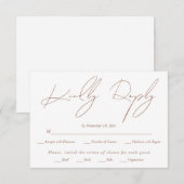 Moderne scriptkalligrafie mocha op witte bruiloft RSVP kaartje (Voorkant / Achterkant)