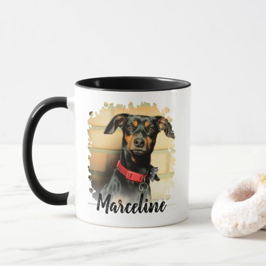 Moderne scripttypografie naam en aangepaste huisdi mok (Met donut)