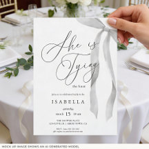 Moderne 'She's Tying The Knot' Strikbride Shower
