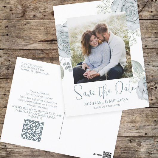 Moderne Simple Dusty Blue Floral Photo QR Code Briefkaart