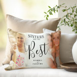 Moderne 'SISTERS' zijn de beste foto-Keepslag Kussen<br><div class="desc">Stijlvolle zusterkussen, met twee aangepaste foto's van uw keuze, die gemakkelijk kunnen worden gedownload van een computer of uw telefoon, de tekst 'Sisters zijn de Beste' in elegant kalligrafiescript en name/s. Maakt een geweldig gepersonaliseerd cadeau voor je zus of zussen. Het omgekeerde van de kussen kan in om het even...</div>