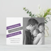 Moderne Slant Photo Holiday Kaart (Paars/grijs) (Staand voorkant)