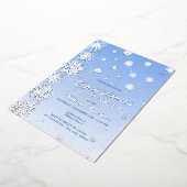 Moderne Sneeuwvlok Sneeuwblauw Winter Kerstfeest Folie Uitnodiging (Gedraaid)