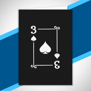Moderne speelkaarten met drie schoppen overeenkome kaart