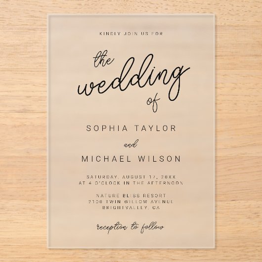 Moderne speelse kalligrafie zwart wit bruiloft acryl uitnodigingen (Voorkant)