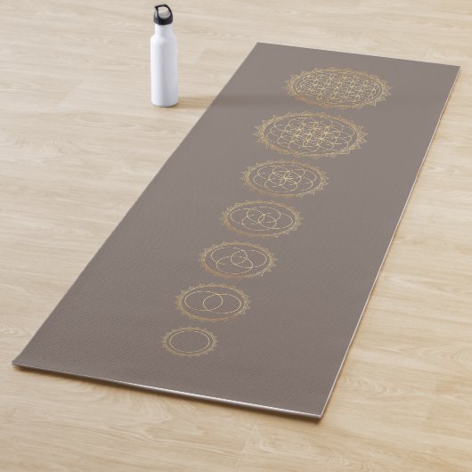 Moderne spirituele groei goud Mandala evolutie Yogamat (In situ)