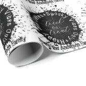 Moderne Spooky Vibes Only Zwart-wit Halloween Cadeaupapier (Rol Hoek)