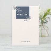 Moderne Steekproef Blauwe Bladeren Blank Bruiloft Bedankkaart (Staand voorkant)