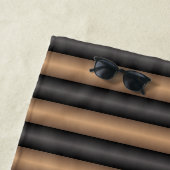 Moderne Stijlvolle geroosterde bruine strepen met  Strandlaken (In situ)