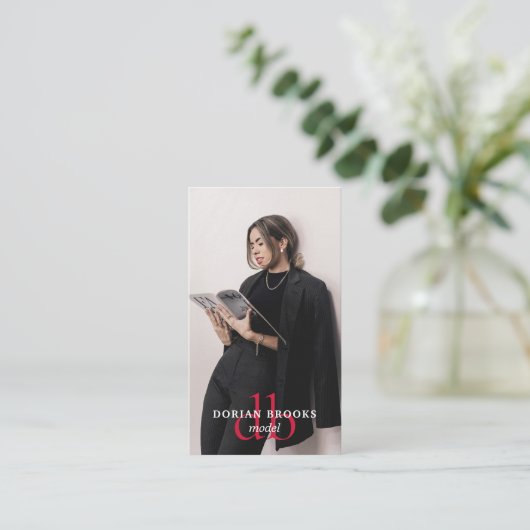 Moderne Stijlvolle Professionele Modelfoto Monogra Visitekaartje (Staand voorkant)