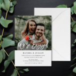 moderne, stijlvolle tekstfotoverlofpartij kaart<br><div class="desc">een eenvoudig manuscriptontwerp en een gepersonaliseerd afbeelding. U kunt de tekst,  het afbeelding en het kleurendetail op deze verlovingspartij personaliseren uitnodigen sjabloon.</div>