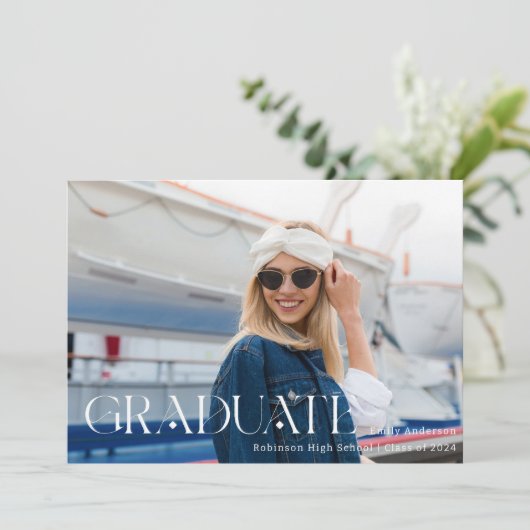 Moderne stijlvolle typografie Afstuderen foto Aankondiging (Staand voorkant)