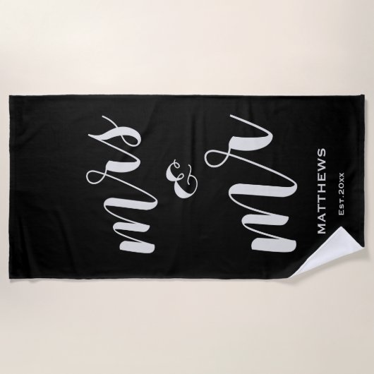 Moderne Stijlvolle Zwart Mrs & Mr Naam Datum Custo Strandlaken (Voorkant)