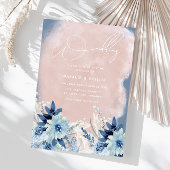 Moderne Stof Blauwe Bloemen Blush Trouw Uitnodigin Kaart