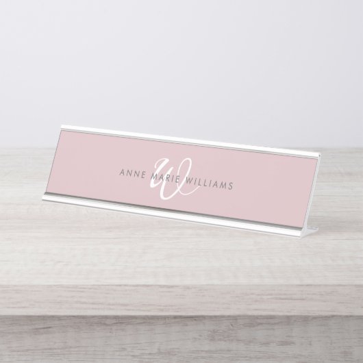 Moderne Stof Lilac Witte Script Monogram Bureau Naambordje (Voorkant)