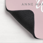 Moderne Stof Lilac Witte Script Monogram Muismat (Hoek)