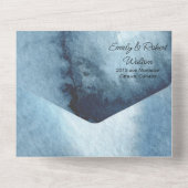 Moderne, stoffige blauwe marine all in one uitnodiging (Achterkant)