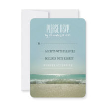 Moderne strand bruiloft RSVP kaarten met blauw zee
