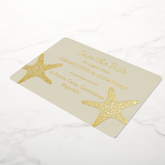 Moderne Strandbruiloft met Zeester Goud Folie Uitnodiging (Gedraaid)