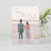 Moderne strandbruiloft 'Save the Date' Kaart (Staand voorkant)