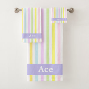 Moderne strepen in pastelkleuren gepersonaliseerd bad handdoek