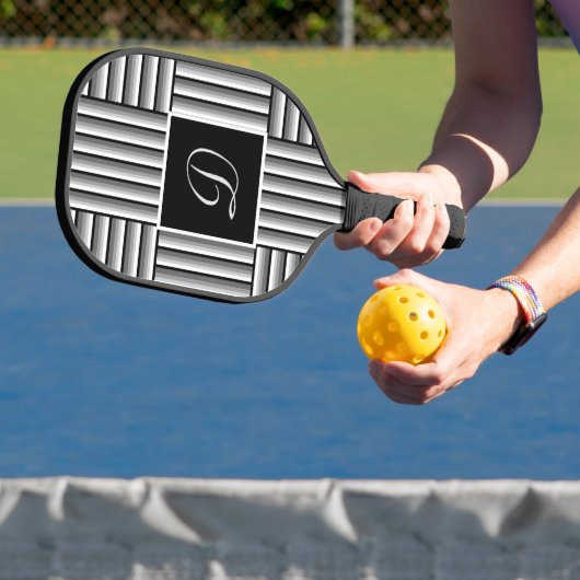 Moderne strepen in zwart, wit en grijs - Monogram Pickleball Paddle (Insitu)